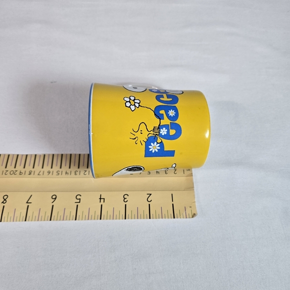 Peanuts Snoopy Coffee Mug "Peace" 4" Tall X 3.5" Wide Yellow 12 Ounces - Picture 10 of 11